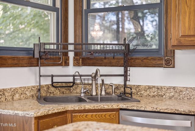 101 Knobb Hill Road, Johnson City, TN 37601