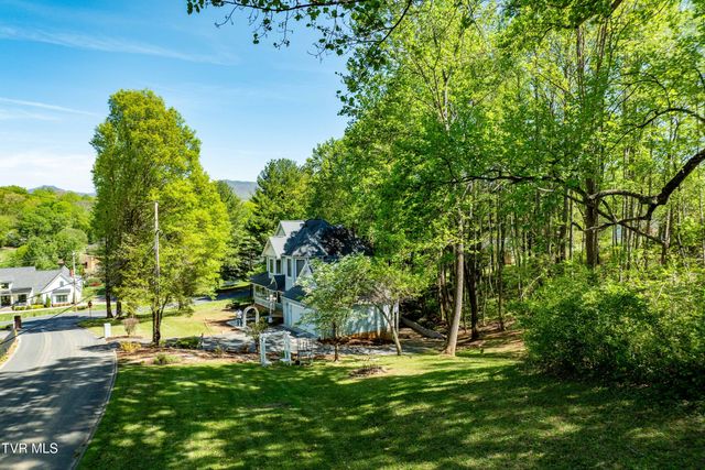 101 Knobb Hill Road, Johnson City, TN 37601