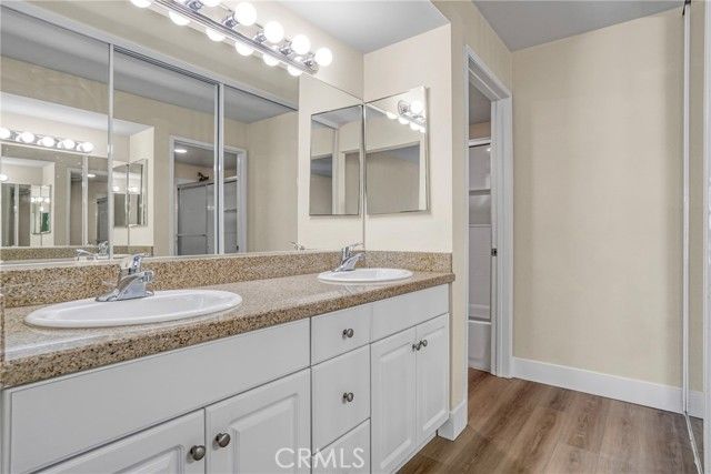 21500 Burbank 310, Woodland Hills (los Angeles), CA 91367