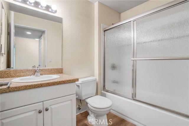 21500 Burbank 310, Woodland Hills (los Angeles), CA 91367