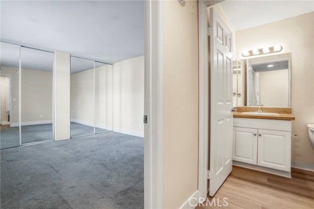 21500 Burbank 310, Woodland Hills (los Angeles), CA 91367