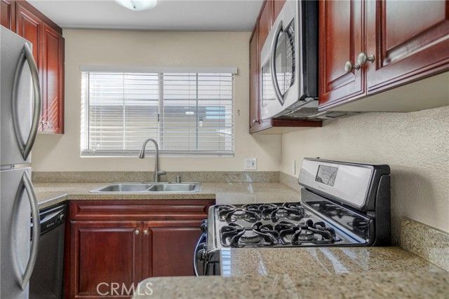 21500 Burbank 310, Woodland Hills (los Angeles), CA 91367