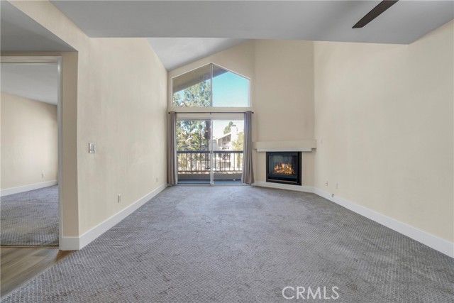21500 Burbank 310, Woodland Hills (los Angeles), CA 91367