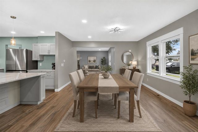 707 Lowell Avenue, Jackson, MI 49202
