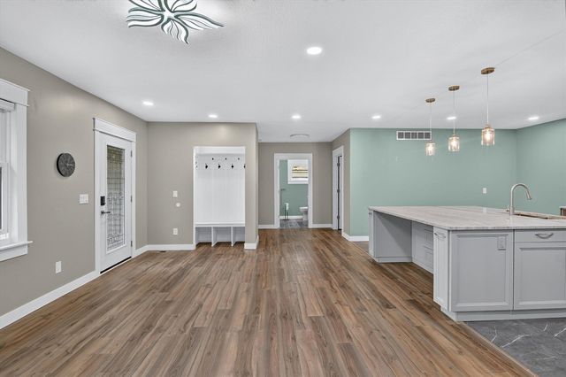 707 Lowell Avenue, Jackson, MI 49202