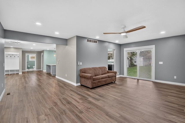 707 Lowell Avenue, Jackson, MI 49202