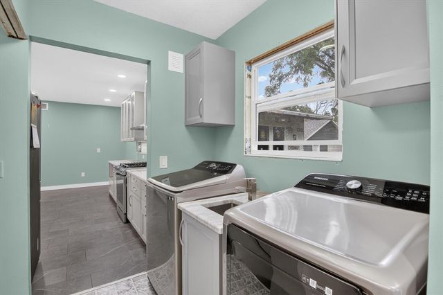 707 Lowell Avenue, Jackson, MI 49202
