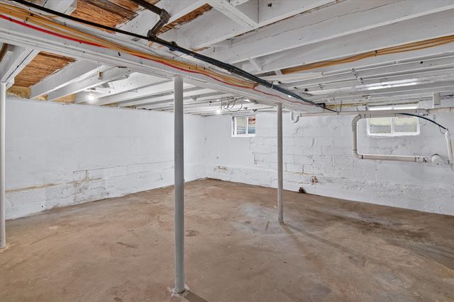 707 Lowell Avenue, Jackson, MI 49202