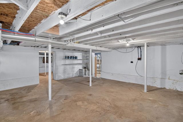 707 Lowell Avenue, Jackson, MI 49202