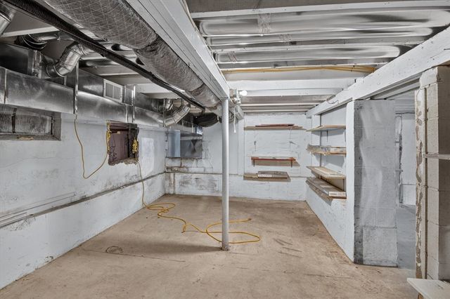 707 Lowell Avenue, Jackson, MI 49202