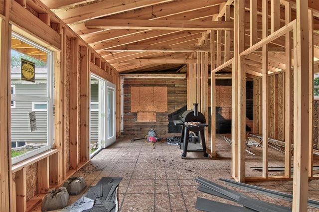 707 Lowell Avenue, Jackson, MI 49202