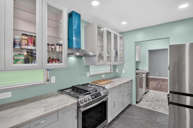707 Lowell Avenue, Jackson, MI 49202