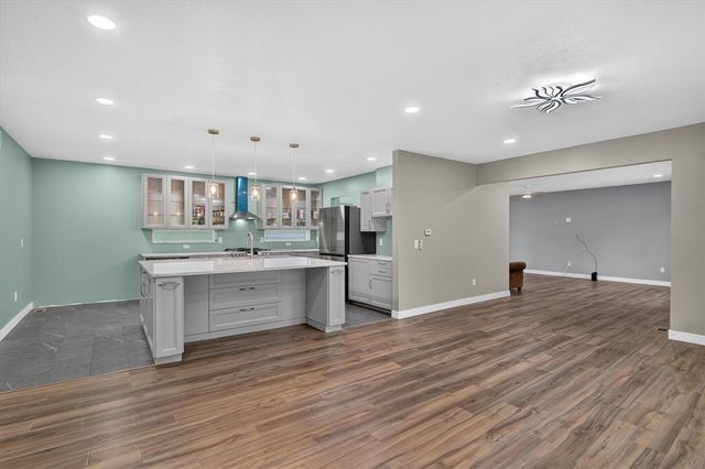 707 Lowell Avenue, Jackson, MI 49202