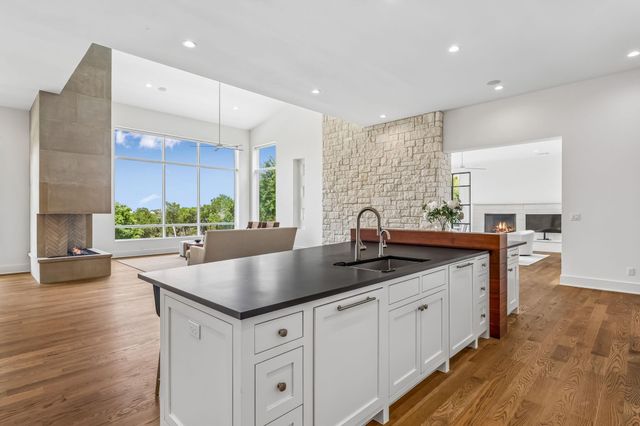 8708 Acuarela CT, Austin, TX 78735