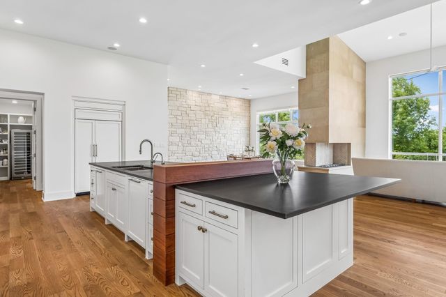 8708 Acuarela CT, Austin, TX 78735