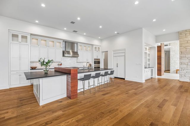 8708 Acuarela CT, Austin, TX 78735