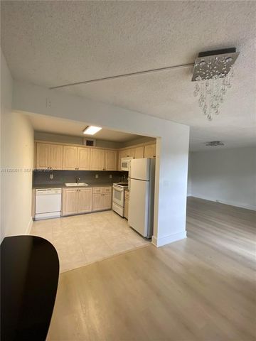 1903 Bermuda Cir D2, Coconut Creek, FL 33066