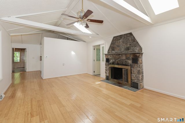 1 Boat Road, Danbury, CT 06811