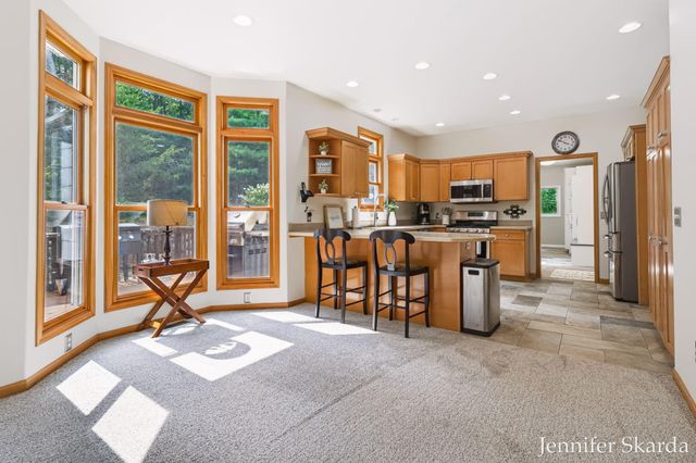 4530 Summit Forest Drive NE 14, Rockford, MI 49341