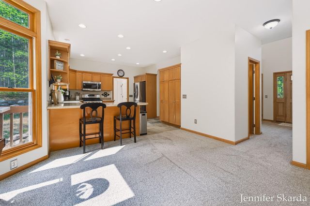 4530 Summit Forest Drive NE 14, Rockford, MI 49341