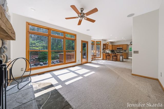 4530 Summit Forest Drive NE 14, Rockford, MI 49341