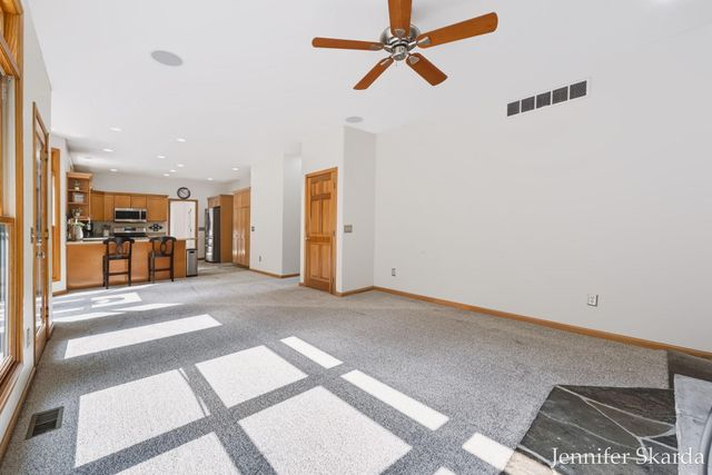4530 Summit Forest Drive NE 14, Rockford, MI 49341
