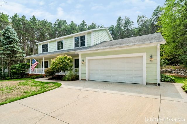 4530 Summit Forest Drive NE 14, Rockford, MI 49341
