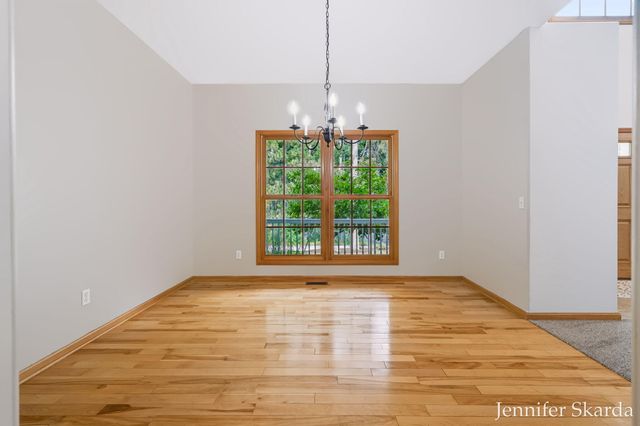 4530 Summit Forest Drive NE 14, Rockford, MI 49341
