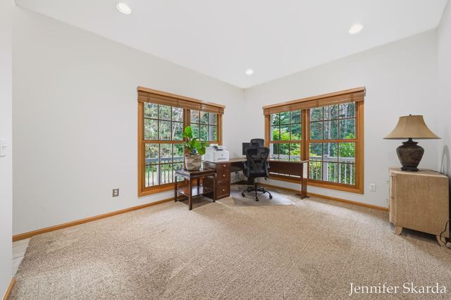 4530 Summit Forest Drive NE 14, Rockford, MI 49341
