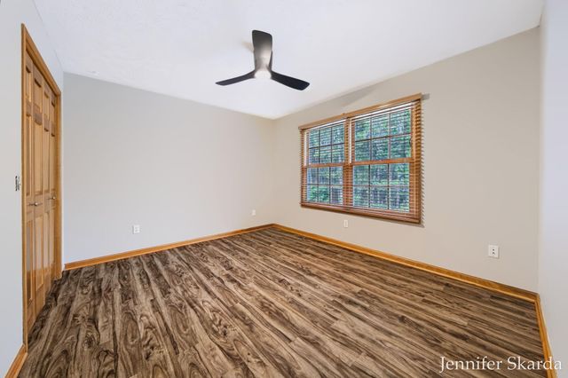 4530 Summit Forest Drive NE 14, Rockford, MI 49341