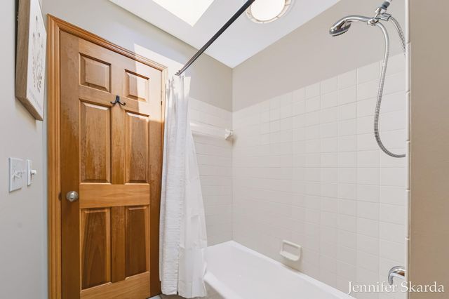 4530 Summit Forest Drive NE 14, Rockford, MI 49341