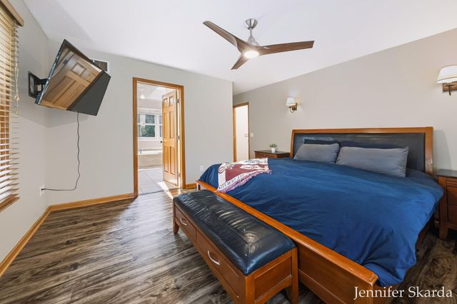 4530 Summit Forest Drive NE 14, Rockford, MI 49341