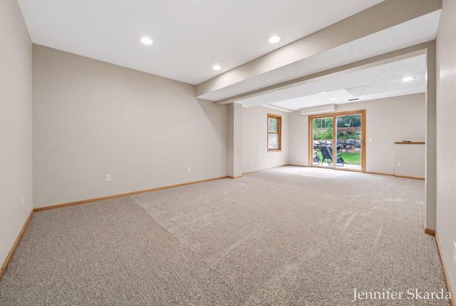 4530 Summit Forest Drive NE 14, Rockford, MI 49341