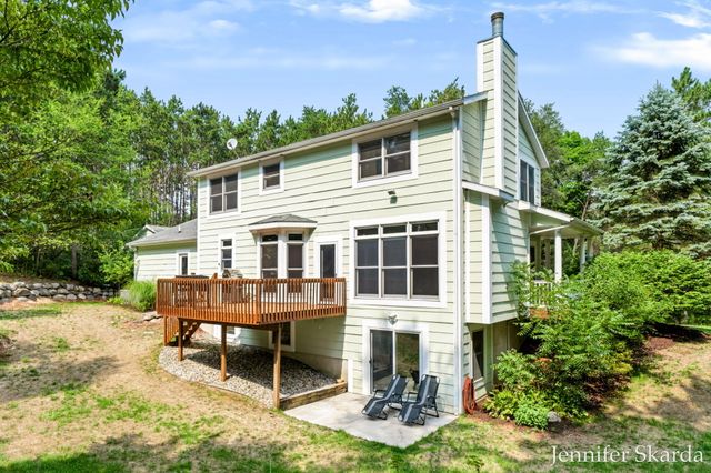 4530 Summit Forest Drive NE 14, Rockford, MI 49341