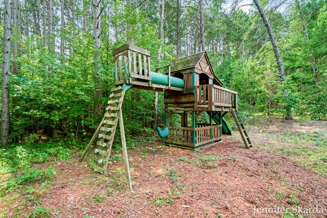 4530 Summit Forest Drive NE 14, Rockford, MI 49341