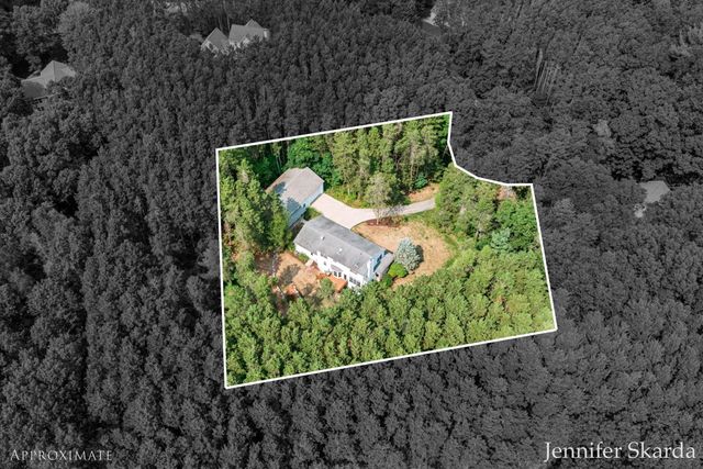 4530 Summit Forest Drive NE 14, Rockford, MI 49341