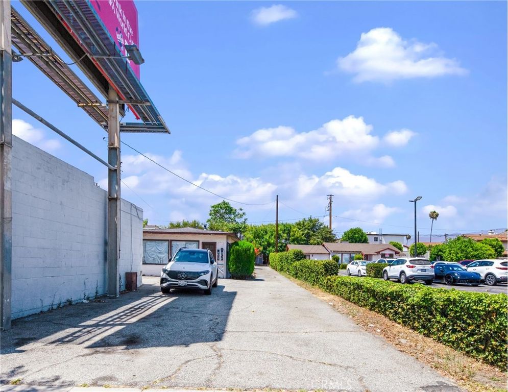 Image 19 of property listing at 1341 -1343 E Las Tunas Drive, San Gabriel, CA 91776