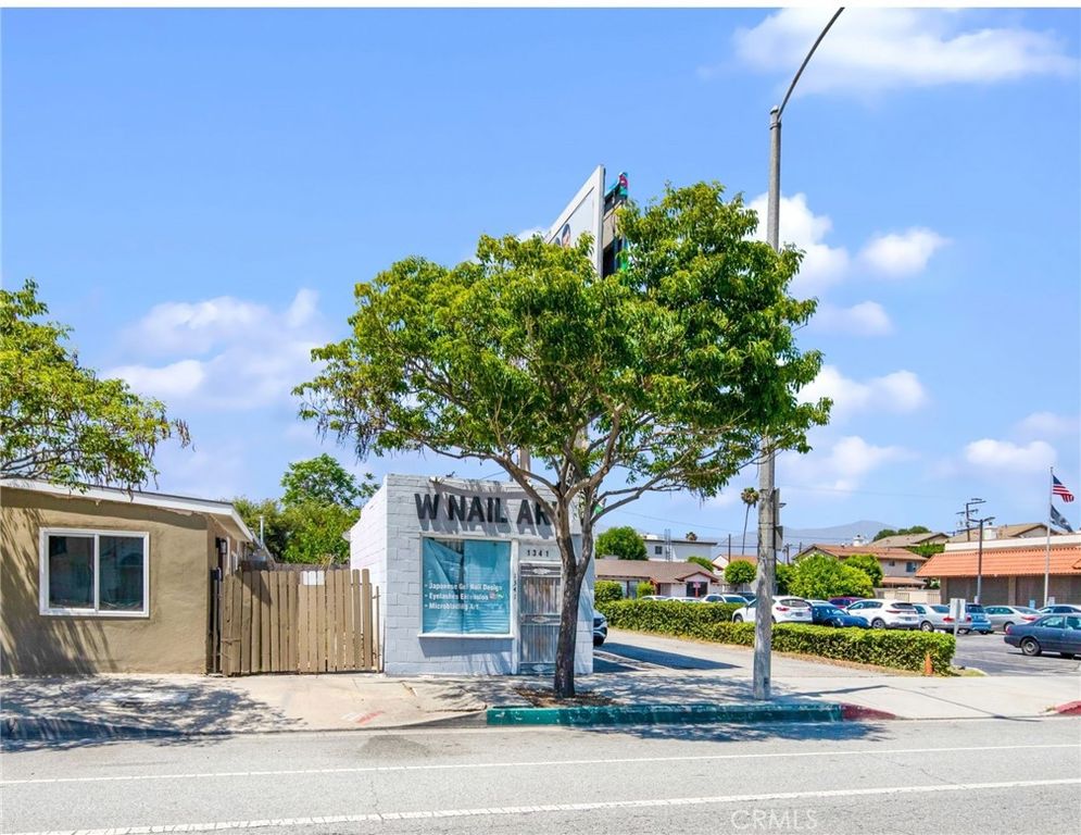 Image 21 of property listing at 1341 -1343 E Las Tunas Drive, San Gabriel, CA 91776