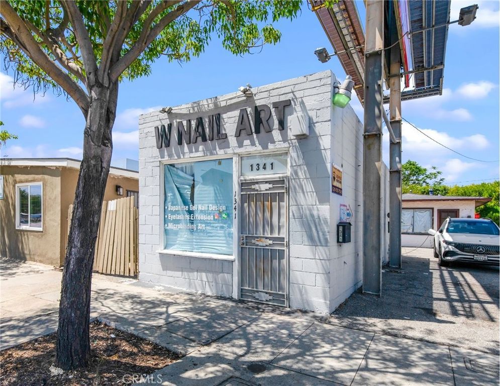 Image 6 of property listing at 1341 -1343 E Las Tunas Drive, San Gabriel, CA 91776