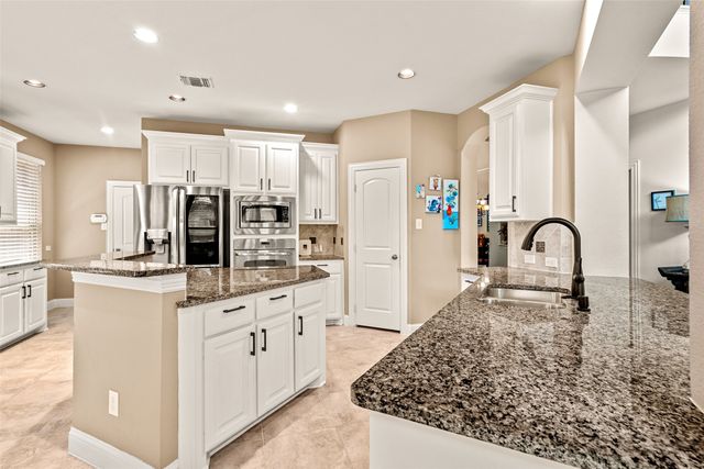 8255 Lindsay Gardens, The Colony, TX 75056