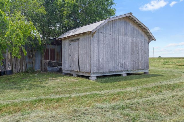 1542 County Road 451, Coupland, TX 78615
