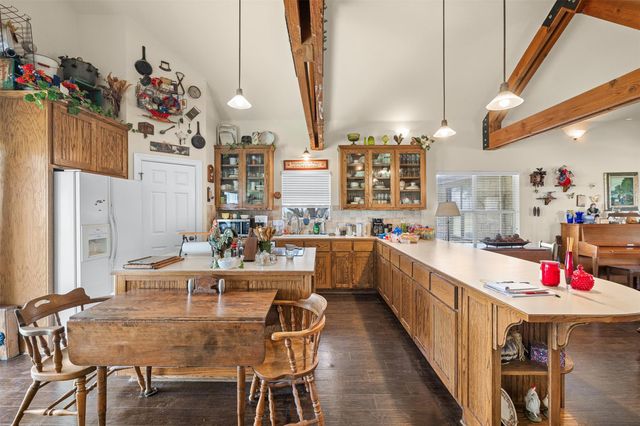 1542 County Road 451, Coupland, TX 78615