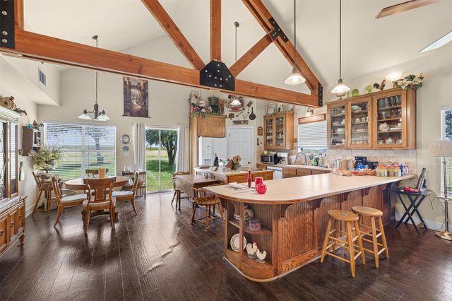 1542 County Road 451, Coupland, TX 78615
