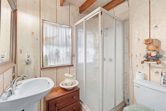 1542 County Road 451, Coupland, TX 78615