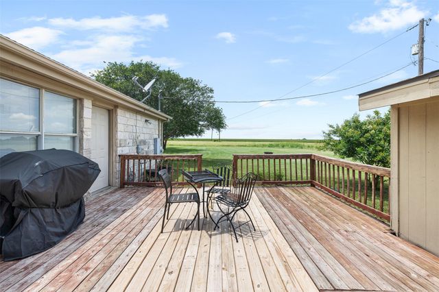 1542 County Road 451, Coupland, TX 78615