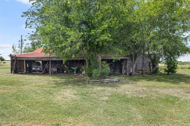 1542 County Road 451, Coupland, TX 78615