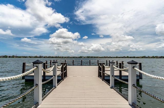 8680 W Watercrest Cir Circle W, Parkland, FL 33076