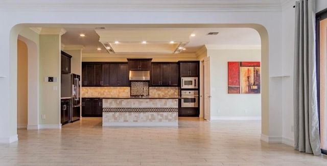 8680 W Watercrest Cir Circle W, Parkland, FL 33076
