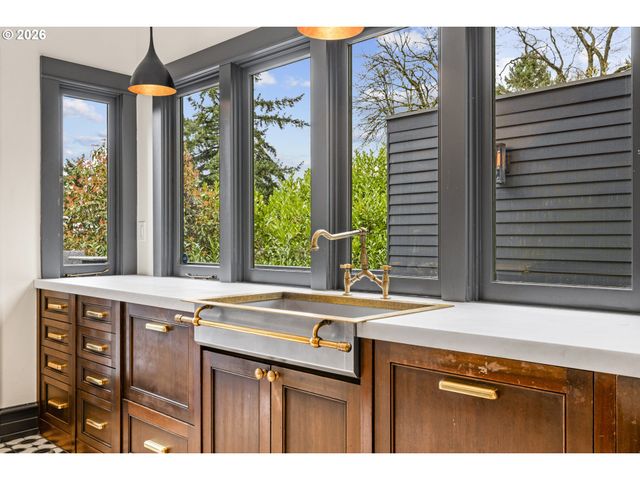 1408 Sw VISTA Ave, Portland, OR 97201