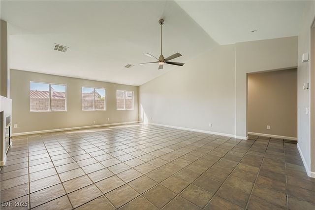 9513 Kelly Creek Avenue, Las Vegas, NV 89129